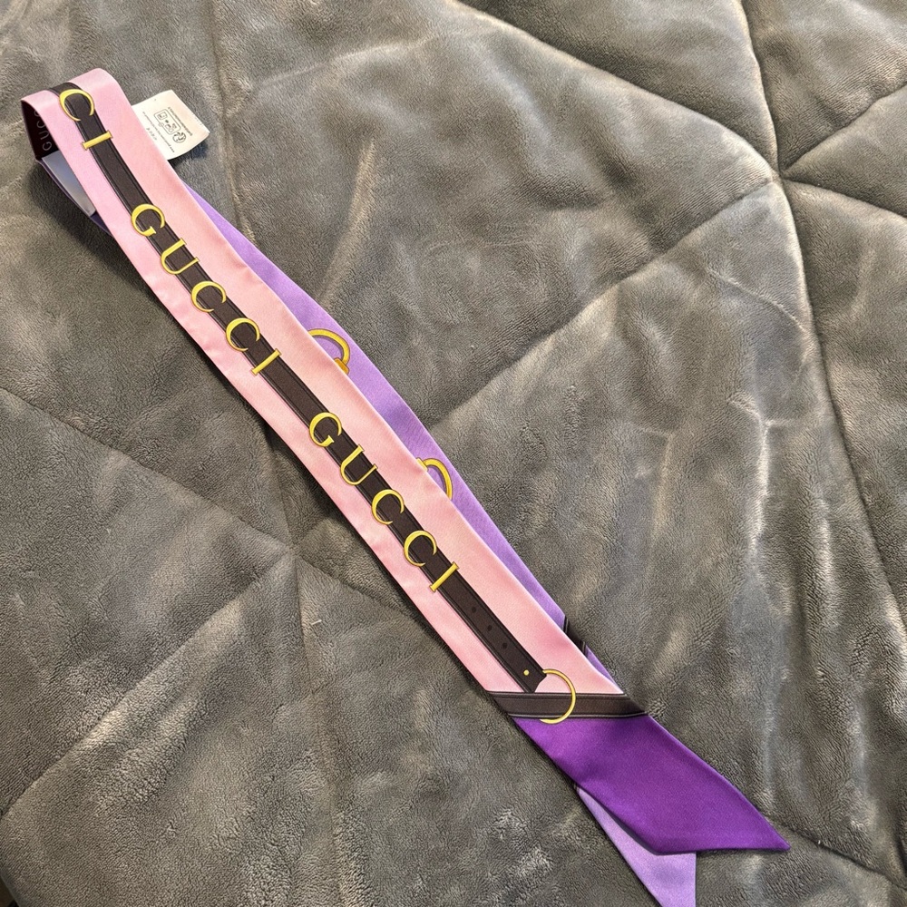❌❌❌❌SOLD❌❌❌❌ Gucci Purple & Pink Silk Belt-Print Twilly Scarf - Picture 9 of 9